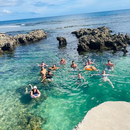 Bed and Breakfast Banana Bay Beach Club Eton Екстер'єр фото