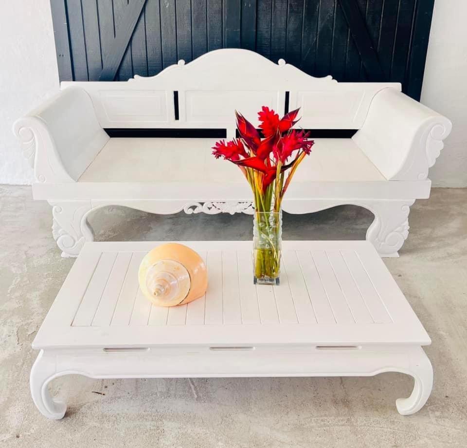 Bed and Breakfast Banana Bay Beach Club Eton Екстер'єр фото