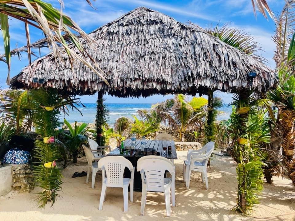 Bed and Breakfast Banana Bay Beach Club Eton Екстер'єр фото